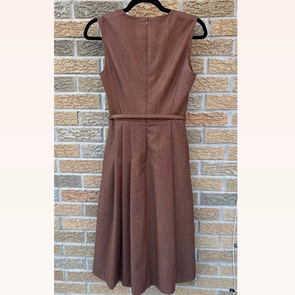 Max Mara Belted Brushed Wool Twill Midi Dress， size 2 - Picture 5 of 16